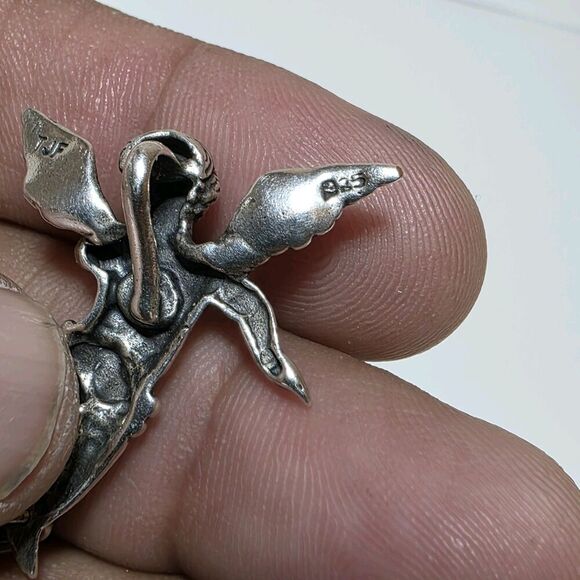 TJF 925 STERLING SILVER CHERUB GUARDIAN ANGEL WITH NATURAL AMETHYST PENDANT - Picture 3 of 10